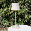 Lucide Justine - lampe de table d'extérieur sans fil avec station de charge - Ø 13,5 x 38 cm - 2W LED dimmable inclus - IP54 - beige