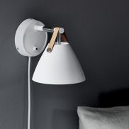 Design for the People Strap 15 - applique murale avec interrupteur - 21,5 x 16,5 x 17 cm - blanc