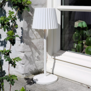 Lucide Justine - lampe de table d'extérieur sans fil avec station de charge - Ø 13,5 x 38 cm - 2W LED dimmable inclus - IP54 - blanc