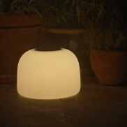 Nordlux Kettle To-Go 36 - lampe de table rechargeable pour extérieur - 36 x 30,8 cm - 6,8W LED inclus - IP65 - blanc et noir