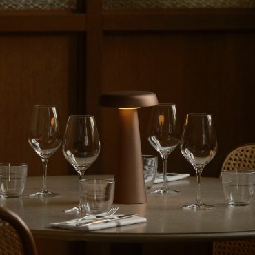 Design for the People Arcello - lampe de table - rechargeable via câble USB - Ø 14 x 25 cm - fonction Moodmaker à 3 niveaux - LED 2,8W inclus - IP54 - laiton