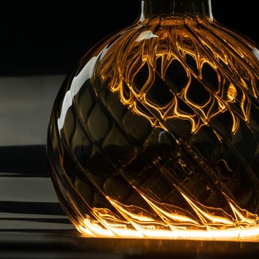 Segula Ampoule LED - Floating Line Twisted - Ø 12,5 x 16,5 cm - E27 - 6W dimmable - 1900K - fumé
