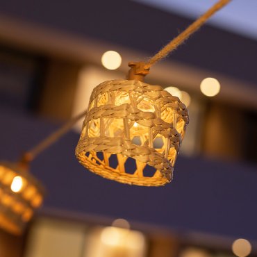 New Garden Alba - guirlande lumineuse - guirlande de 8 mètres avec cordon de 3 mètres - 10 ampoules LED incluses - IP44 - marron