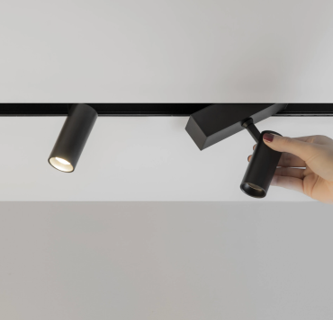 Faro Neso Hole - spot pour rail magnétique avec Casambi - Ø 3,5 x 10 x 8 cm - 5W LED blanc chaud (3000K) inclus - 40° faisceau - noir