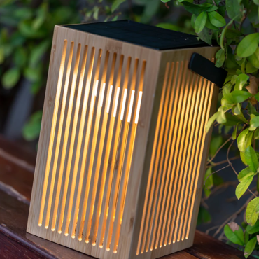 New Garden Okinawa Lantern - lampe de table avec source lumineuse solaire rechargeable et télécommande - 9W dimmable LED inclus - 14,5 x 14,5 x 24 cm - IP54 - bambou