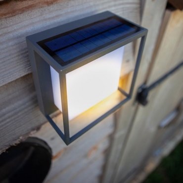 Lutec Curtis - Applique solaire extérieure avec détecteur de mouvement - 19 x 16,5 x 9,5 cm - 3W LED inclus - IP54 - gris foncé