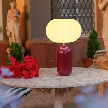 New Garden Rachel 45 - lampe de table rechargeable à énergie solaire et à batterie avec télécommande  - Ø 27,9 x 44,3 cm - RGB + blanc 5W LED inclus - IP65 - bordeaux