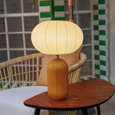 New Garden Rachel 45 - lampe de table rechargeable à énergie solaire et à batterie avec télécommande  - Ø 27,9 x 44,3 cm - RGB + blanc 5W LED inclus - IP65 - jaune moutarde