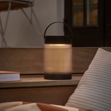 Nordlux Coupar Solar - lampe de table portable à énergie solaire avec port USB - Ø 14 x 22 cm - 3 niveaux de gradation - LED 3,2W incluse - IP44 - noir