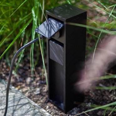 Lutec Mains - poteau avec prises - 8 x 8 x 31 cm - IP54 - noir mat - prises de terre à 2 pôles (version française et belge)