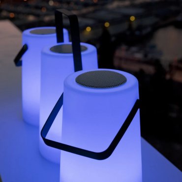 New Garden Nomada Play - lampe de table avec haut-parleur Bluetooth et télécommande - 19 x 30 cm - 3W RGB LED inclus - IP43 - blanc