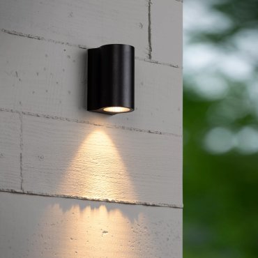Lucide Akra - applique murale extérieure - 5,5 x 6,5 x 10 cm - 8W LED inclus - IP54 - noir
