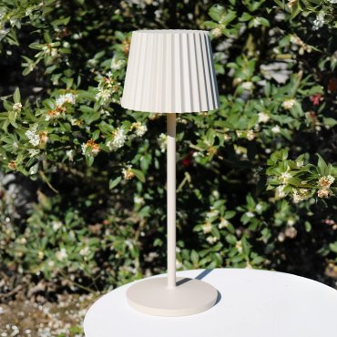 Lucide Justine - lampe de table d'extérieur sans fil avec station de charge - Ø 13,5 x 38 cm - 2W LED dimmable inclus - IP54 - beige
