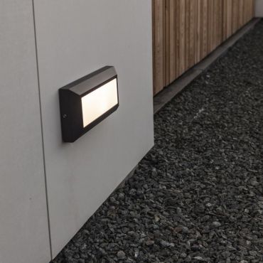 Lutec Helena - applique d'extérieur - 23 x 3 x 10 cm - 10W LED inclus - IP54 - noir
