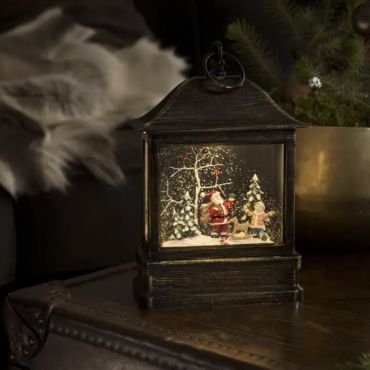 MODÈLE D’EXPOSITION - Konstsmide Christmas lights - lanterne de neige avec le Père Noël et l'enfant sur piles - 17,5 x 8,5 x 25 cm - marron