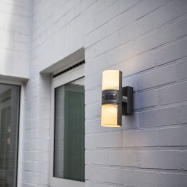 Lutec Cyra - Applique d'extérieur avec détecteur - 7 x 12 x 24 cm - 2 x 8,25W LED inclus - IP54 - gris foncé
