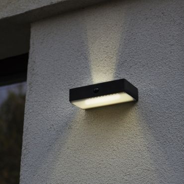 Lutec Fadi - applique solaire extérieure avec détecteur de mouvement - smart lighting - Lutec Connect - 18 x 10,5 x 4,3 cm - 5W LED inclus - IP54 - noir