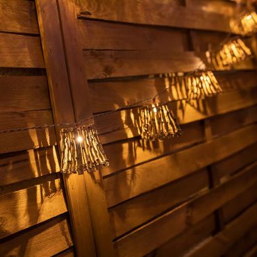 New Garden Carina - guirlande lumineuse - guirlande de 3,3 mètres dont 1,5 mètre de cordon - 10 ampoules LED incluses - IP44 - bois