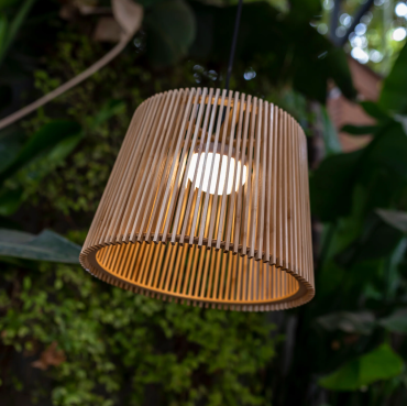 New Garden Okinawa - lampe suspendue d'extérieur avec source lumineuse rechargeable et télécommande - 9W LED inclus - Ø 39 x 300 cm - IP54 - bambou