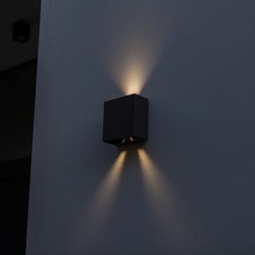 Lutec Gemini Beams - 11 x 11 x 5.4 cm - 7,5W inclus - IP54 - noir - blanc chaud