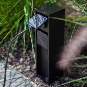 Lutec Mains - poteau avec prises - 8 x 8 x 31 cm - IP54 - noir mat - prises de terre à 2 pôles (version française et belge)
