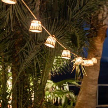 New Garden Aurora - guirlande lumineuse solaire - guirlande de 8 mètres avec cordon de 3 mètres - 10 ampoules LED incluses - IP44 - rotin
