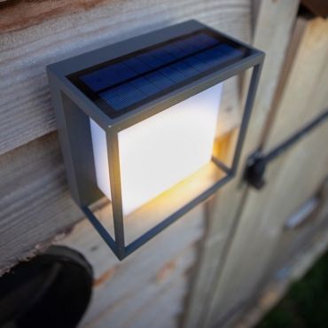 Lutec Curtis - Applique solaire extérieure avec détecteur de mouvement - 19 x 16,5 x 9,5 cm - 3W LED inclus - IP54 - gris foncé