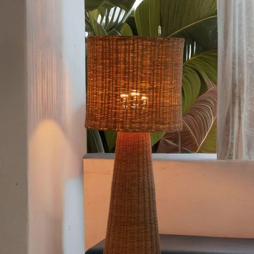 New Garden Grace 140 Nature - lampadaire avec source lumineuse rechargeable - Ø 37 x 137 cm - 9W LED inclus - dimmable avec télécommande - IP54 - rotin